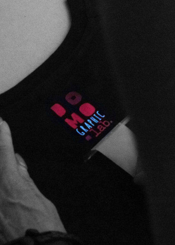 Magliette personalizzate Firenze. DTF pressato su t-shirt DOMO Graphic Lab